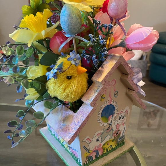 Easter/Spring Table Decor - Picture 2 of 6